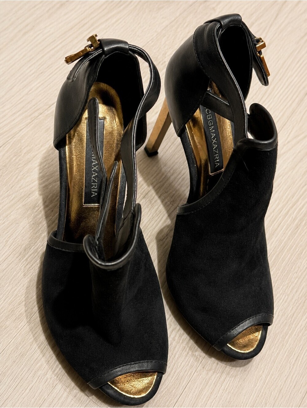 BCBG MAXAZRIA Black Suede & Gold Heels – Size 8B